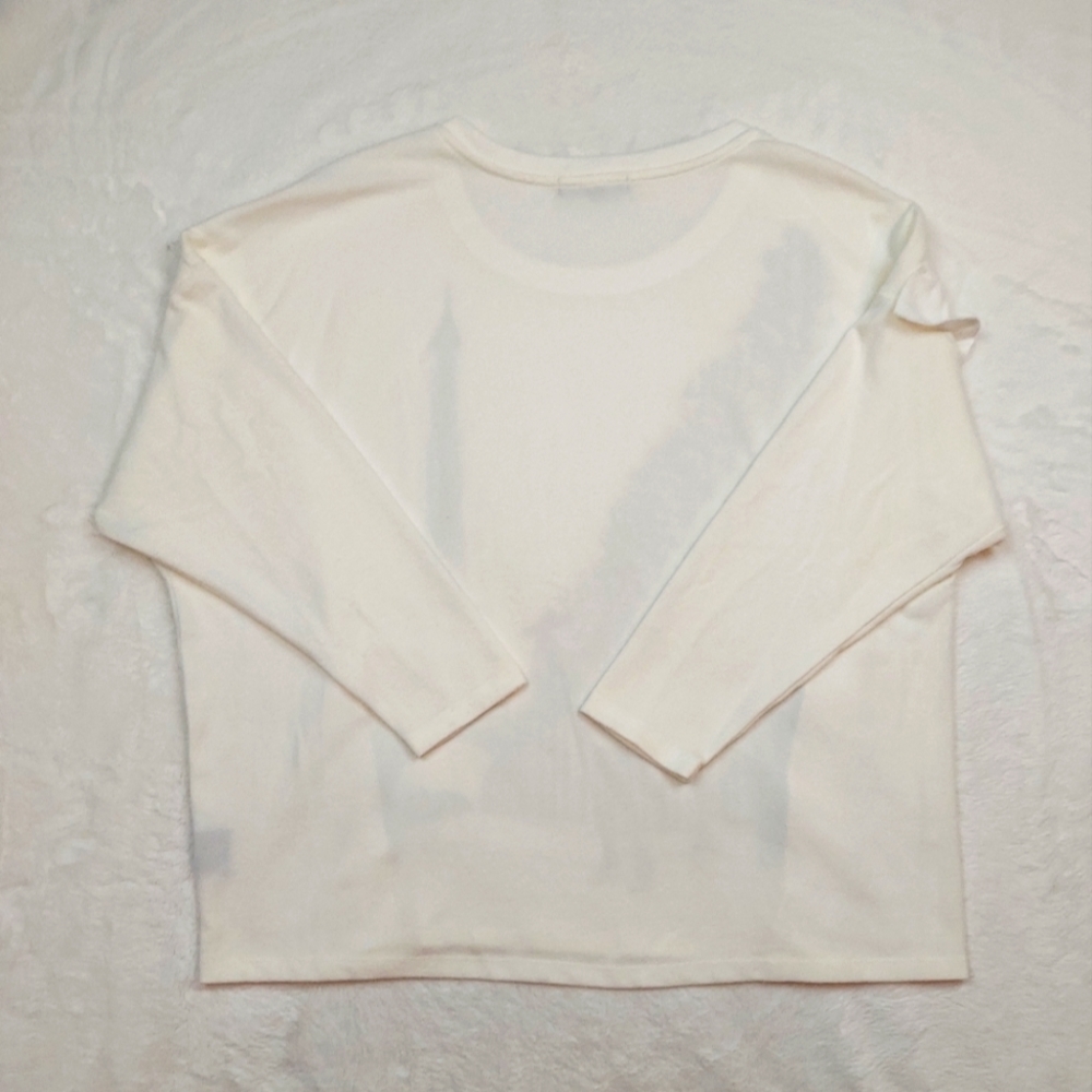 Love + Lace Cream Eiffel Tower & Lady Winter Scene Ruffle Detail Sweatshirt 3X - Picture 9 of 11